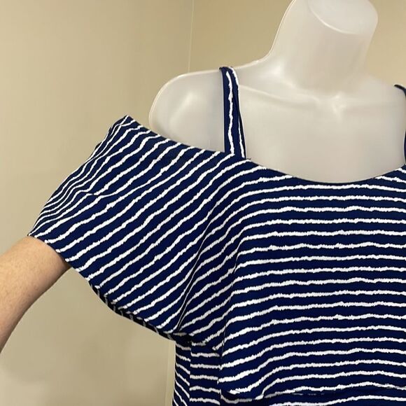 NWOT Signature by Robbie Bee Navy White Cold Shoulder Dress.  Size 6 S small - Picture 2 of 10